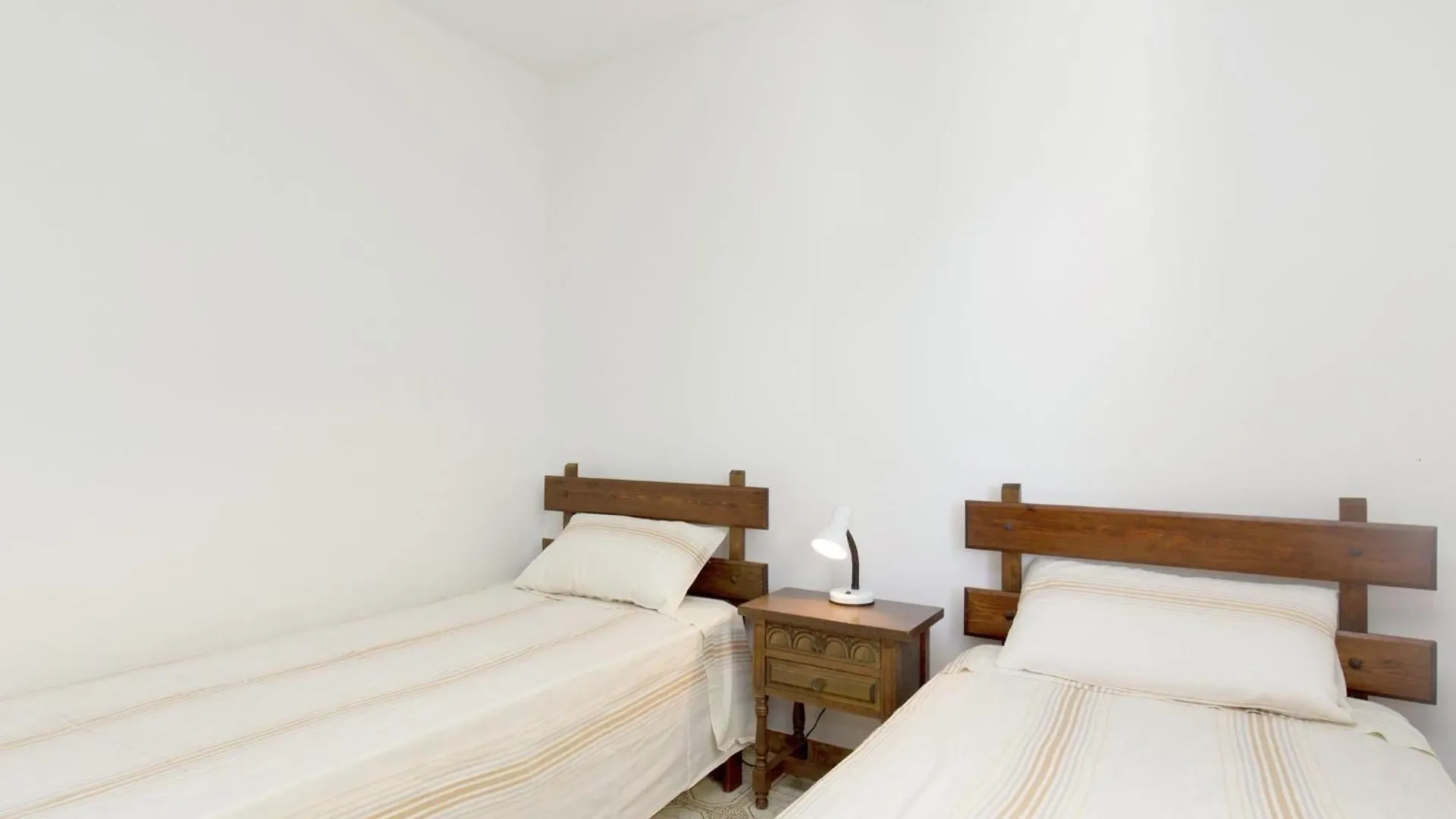 Small Building With 4 Apartments Close To The Beach Mont-roig del Camp