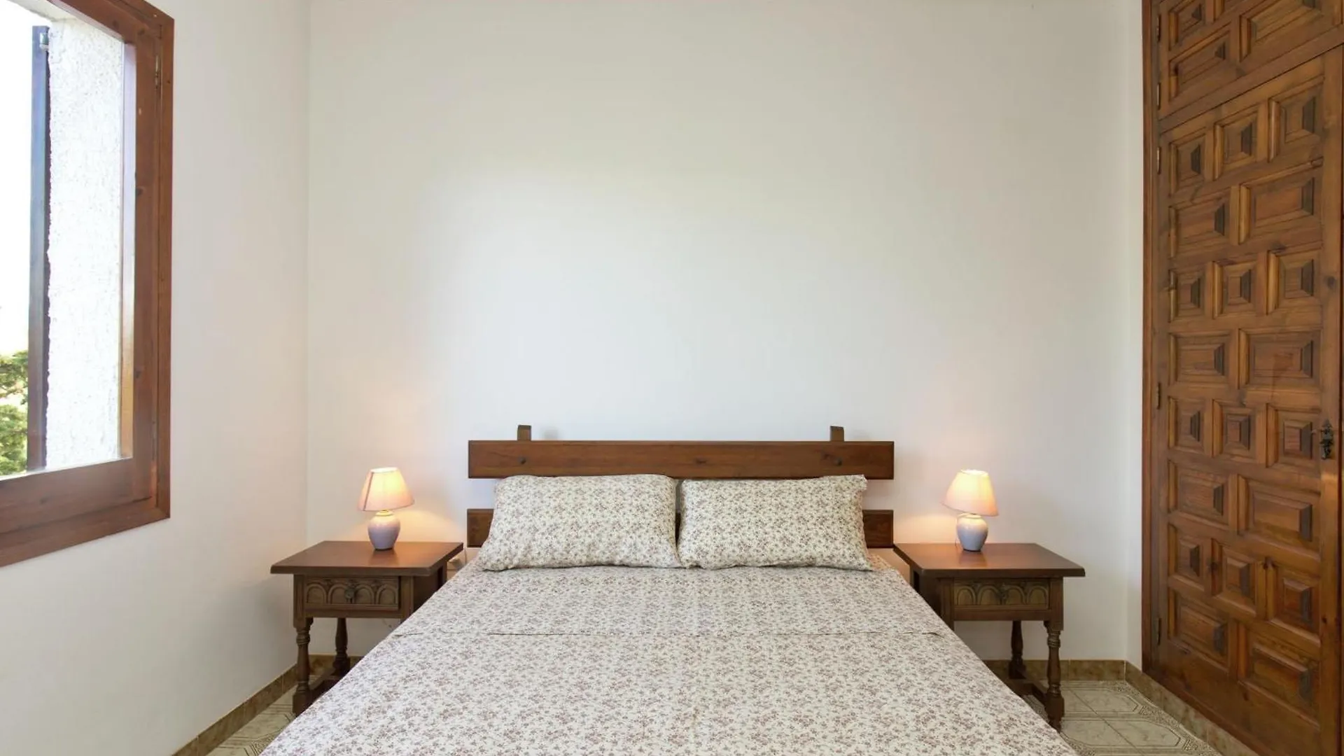 Small Building With 4 Apartments Close To The Beach Mont-roig del Camp 0*,