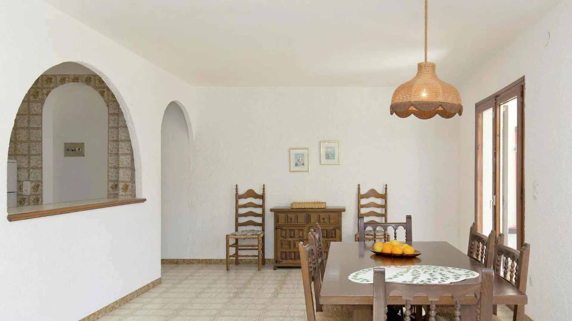 Small Building With 4 Apartments Close To The Beach Mont-roig del Camp
