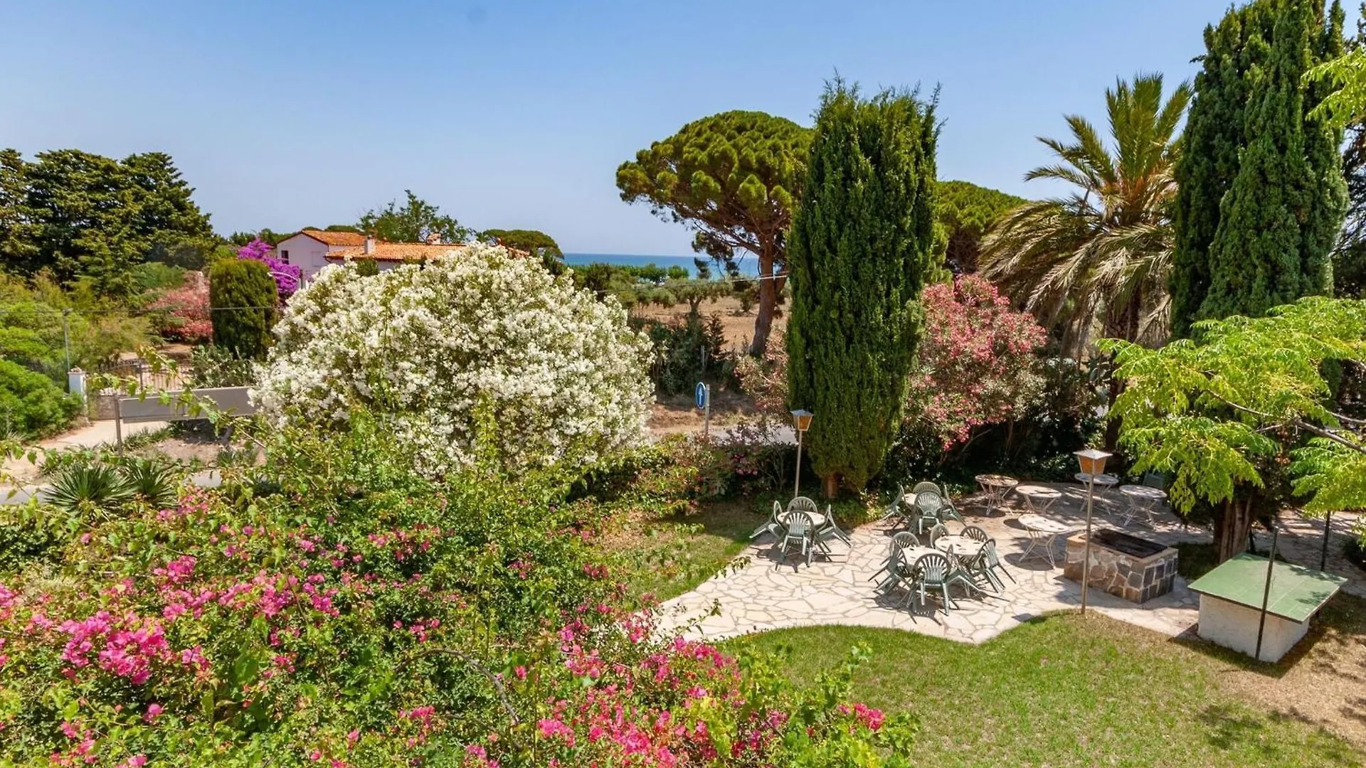 Mont-roig del Camp Small Building With 4 Apartments Close To The Beach  Mont-roig del Camp