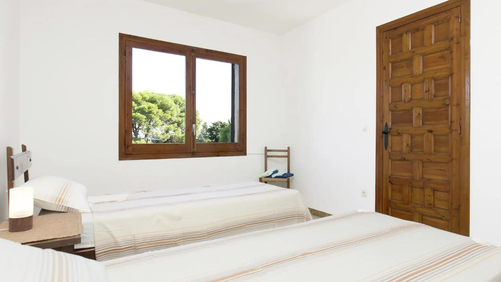 Small Building With 4 Apartments Close To The Beach Mont-roig del Camp Spain