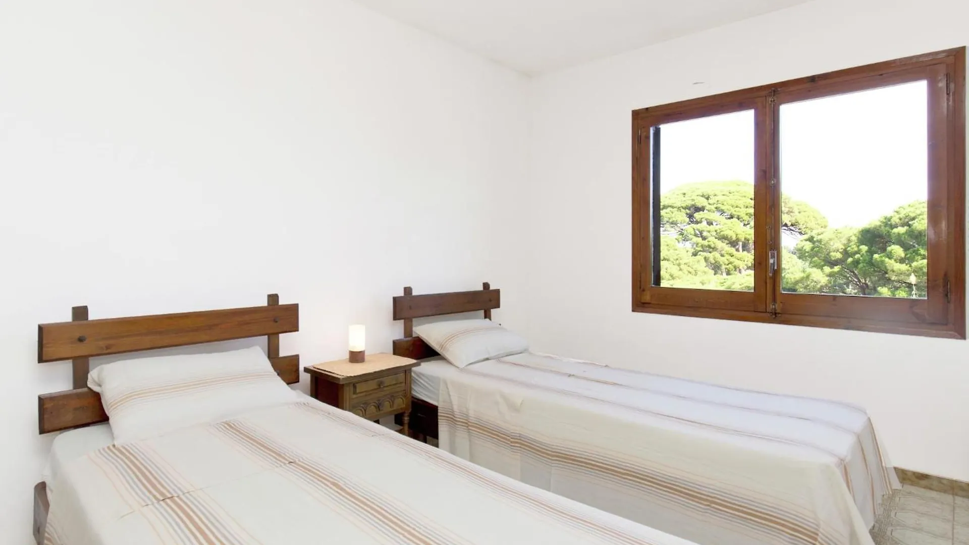 Small Building With 4 Apartments Close To The Beach Mont-roig del Camp