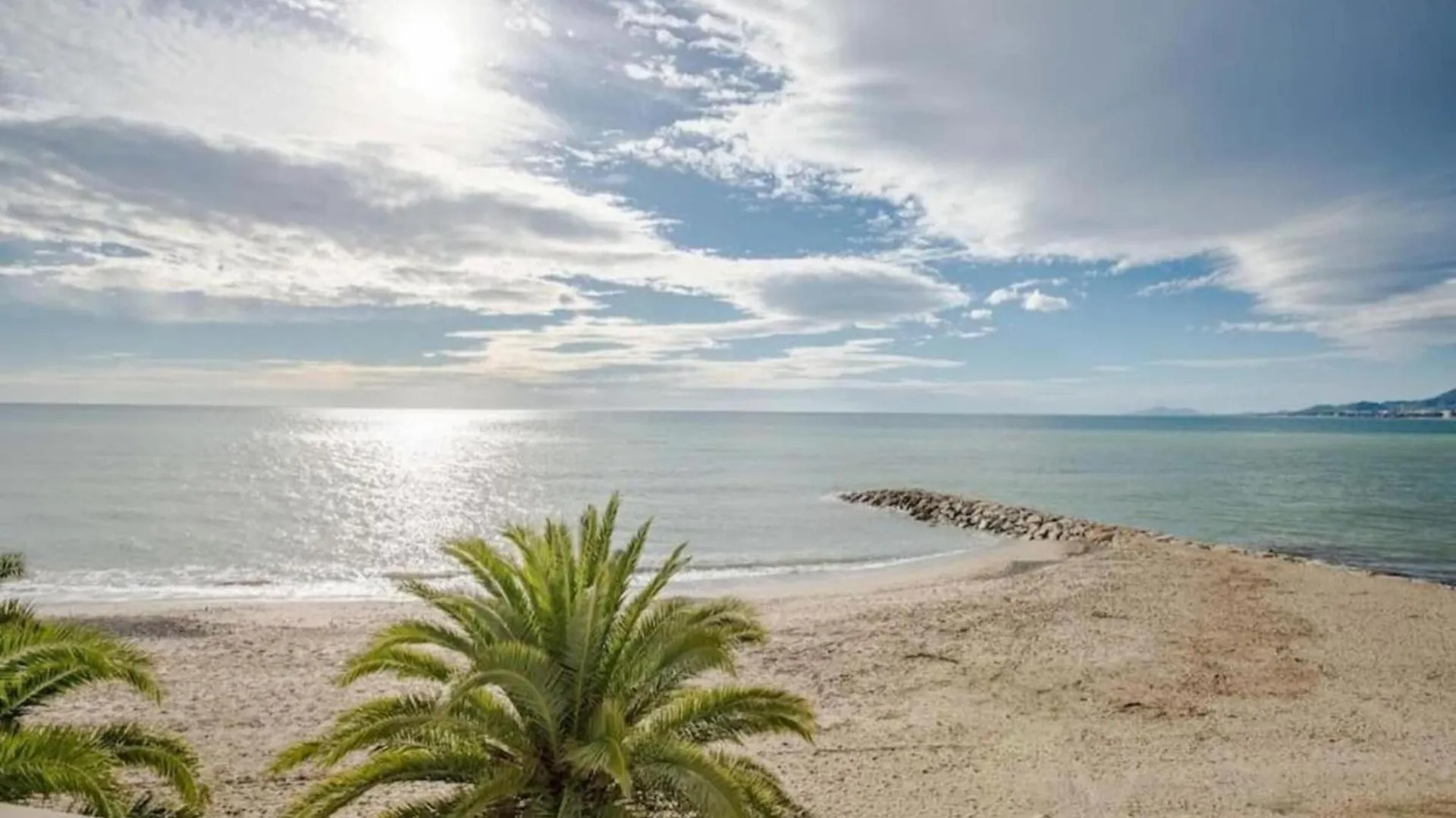 Small Building With 4 Apartments Close To The Beach Mont-roig del Camp