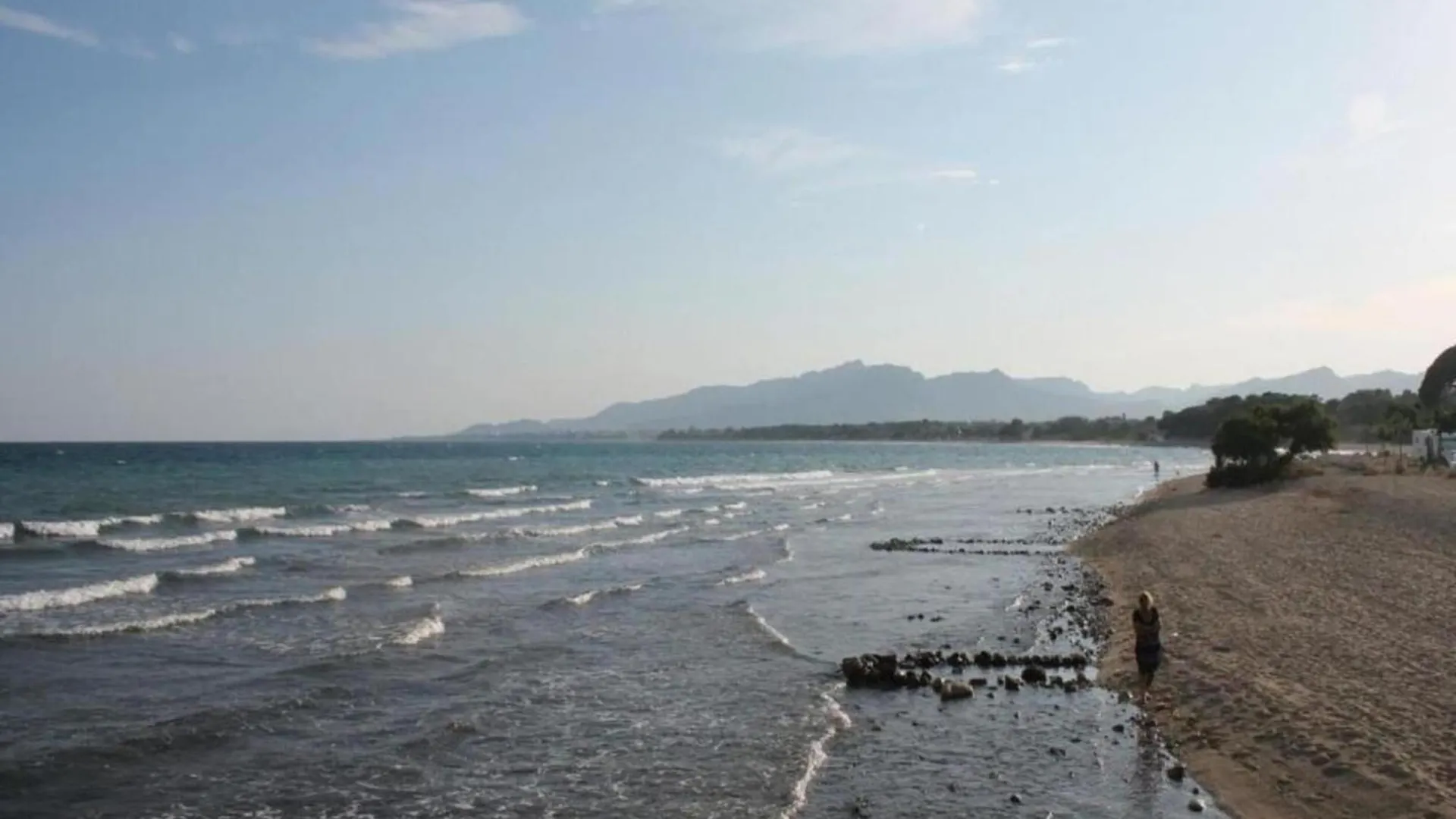 Mont-roig del Camp Small Building With 4 Apartments Close To The Beach